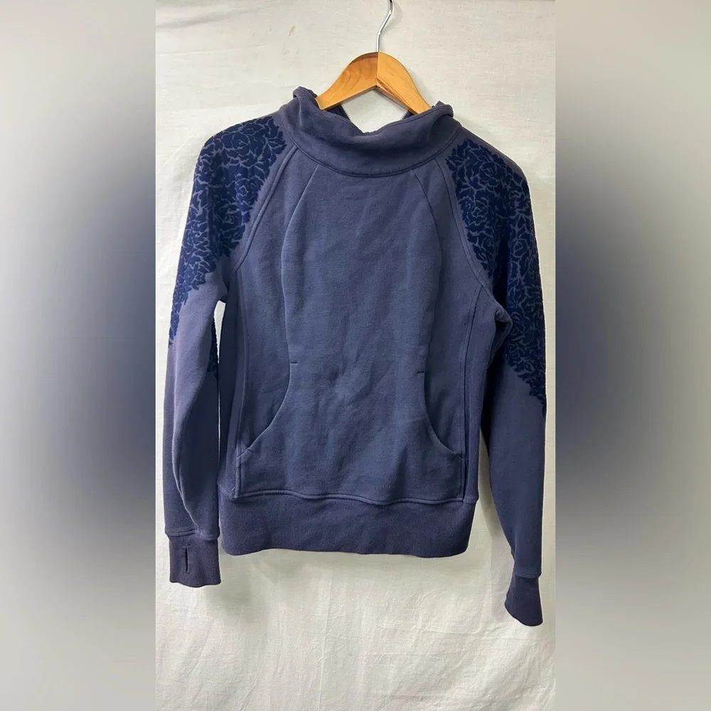 Lululemon Floral Flock Pullover in Midnight Navy - Picture 3 of 8